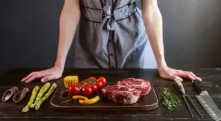 Какие деликатесы из мяса можно попробовать в разных странах мира?