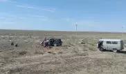 На трассе Атырау - Астрахань перевернулся минивэн: есть погибшие