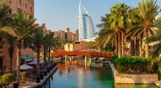 В Дубае туристам разрешили покупать алкоголь в магазинах