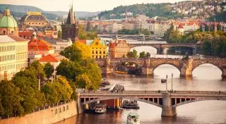 Прага - от "пивного" велосипеда до писающих на карту Чехии мужчин