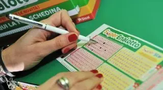 Сегодня вечером состоится розыгрыш лотереи SuperEnalotto на 190,4 миллиона евро