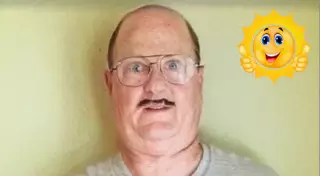 Американец создал "эпичный" профайл в Tinder и прославился на весь мир