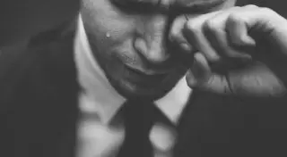 Три причины, почему нельзя тереть глаза