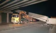 Мост обрушился на грузовик в Павлодарской области