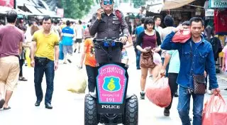 "Штраф за сувенир". О чем лучше знать туристам при поездке за границу