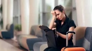 Потеряли паспорт за границей: что делать?