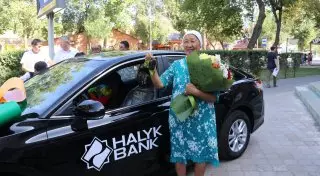 Еще одна пенсионерка выиграла автомобиль в розыгрыше от Halyk Bank