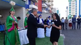 В Семее врачам вручили ключи от квартир