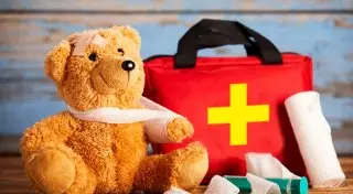 Ребенка укачивает в самолете. Что делать?