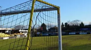 Мальчик умер после падения ворот в школе на юге Казахстана