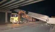 Мост рухнул на грузовик в Павлодаре: водителя наказали