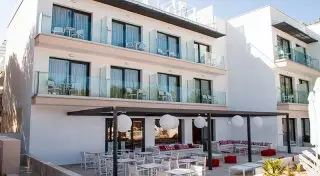 Мужчинам вход запрещен. В Испании открылся уникальный отель для женщин