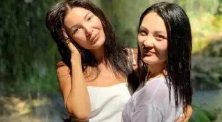 "Мы почувствовали себя парой с "Титаника". Казахстанка о туре по холодному водопаду Гойнюк