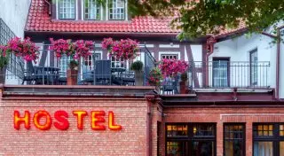 Плюсы и минусы хостелов: как выбрать и о чем надо знать