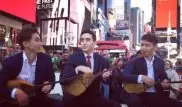 Нью-Йорктің қақ ортасында күй шерткен қазақ жігіттері жұртты сүйсіндірді