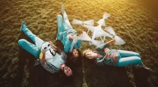 Путешествие в Европу с квадрокоптером: как сделать самое крутое селфи и не попасть в тюрьму