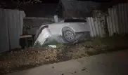 Нежданный гость.Пьяный водитель снес забор частного дома в Алматы