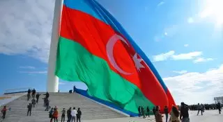 Шарджа, Джидда, Душанбе. Где находятся самые высокие и большие флаги мира