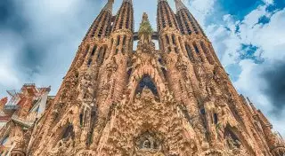 Самый обсуждаемый долгострой мира и еще шесть знаменитых зданий архитектора Гауди