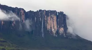 Место, вдохновившее Спилберга и Конан Дойля. Затерянный мир плато Рорайма
