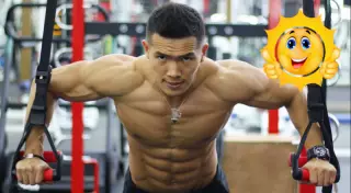 "Родители считали меня неудачником". Как карагандинец сбежал из дома и стал успешным фитнес-тренером