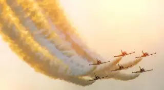 Полет "китайского НЛО" и гонка электросамолетов. Что ждет посетителей лучших авиашоу 2020 года