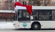 Автобус в новогодней шапке появился в Павлодаре