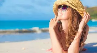 Почему нельзя делать пилинг перед поездкой в жаркие страны, объяснили эксперты