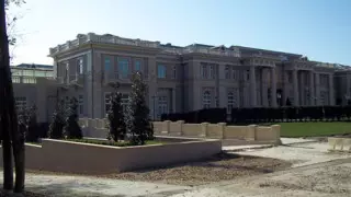 Русский WikiLeaks выложил серию фотографий "Дворца Путина"