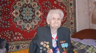 "Подвигов не совершала, но немцев била как все". Ветеран из Экибастуза отметила 100-летие