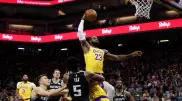 Леброн Джеймс повторил данк Коби Брайанта 19-летней давности