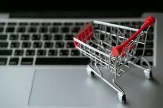 Сколько потратили казахстанцы в Интернете