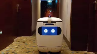 Из-за коронавируса в гонконгских отелях привлекли к работе роботов