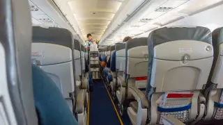 Стюардесса рассказала об опасной еде в самолетах