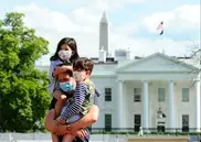 "Они были нами". New York Times посвятила первую полосу списку 100 тысяч жертв коронавируса в США