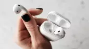 AirPods взорвались в ухе у парня