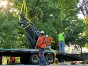 Памятник Колумбу спрятали от вандалов в Сан-Франциско