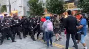 "Автономную зону" зачистили в Сиэтле. Разгон протестующих сняли на видео