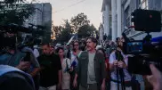 Сергей Шнуров вышел к людям, третью неделю митингующим в Хабаровске