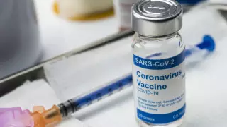 Стали известны ориентировочные цены на вакцины от COVID-19