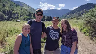 "Дочки называют баурсаки несладкими пончиками". Как американцы полюбили Алматы