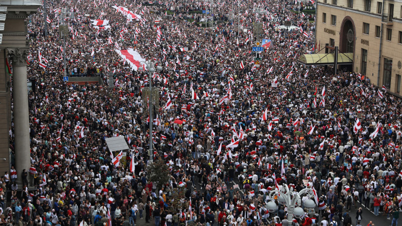 Протестующие в центре Минска 23 августа. © Reuters