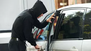 С охраняемой стоянки угнал авто неизвестный в Караганде
