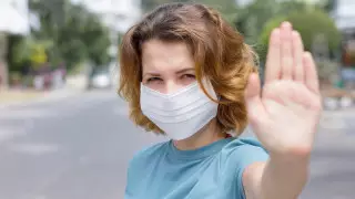 Эксперты призвали отменить карантин для авиапассажиров