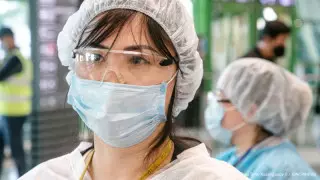 Назван фактор, который остановит распространение COVID-19