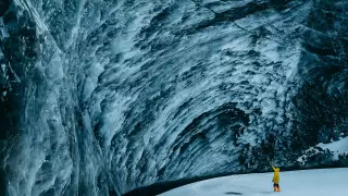 "Не мог поверить, что это наяву". Алматинец сделал завораживающее фото ледника