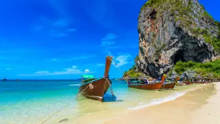 Вакцинированные туристы смогут посетить Пхукет без карантина с октября