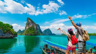 Карантин для туристов в Таиланде будут отменять в 4 этапа