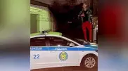 Алматинца наказали за фото на капоте полицейской машины