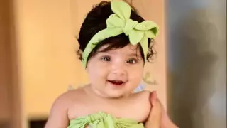 "Удивила всех". Новорожденная поразила врачей густыми волосами на голове